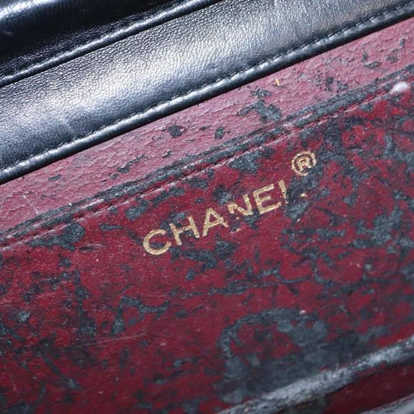 CHANEL Matelasse Chain Shoulder Bag Lamb Skin Black Gold CC Auth 95535 - Picture 16 of 16